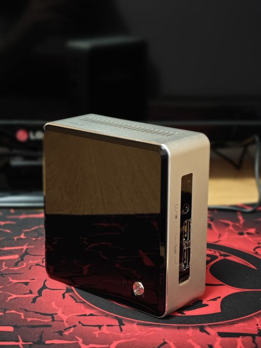 Intel nuc i3gen6 ssd windows 11 noua