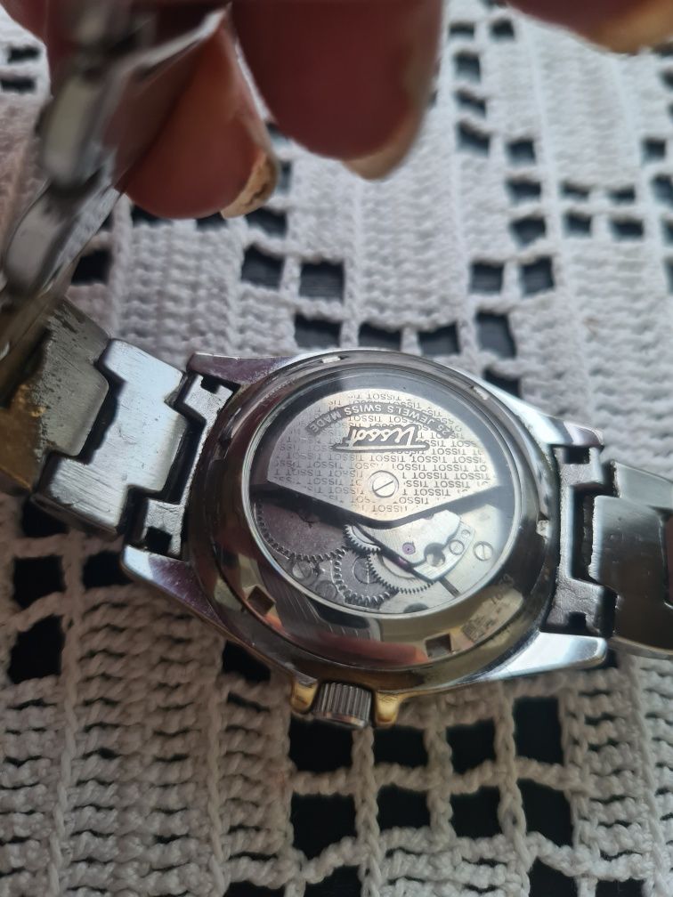 Часовник TISSOT silver