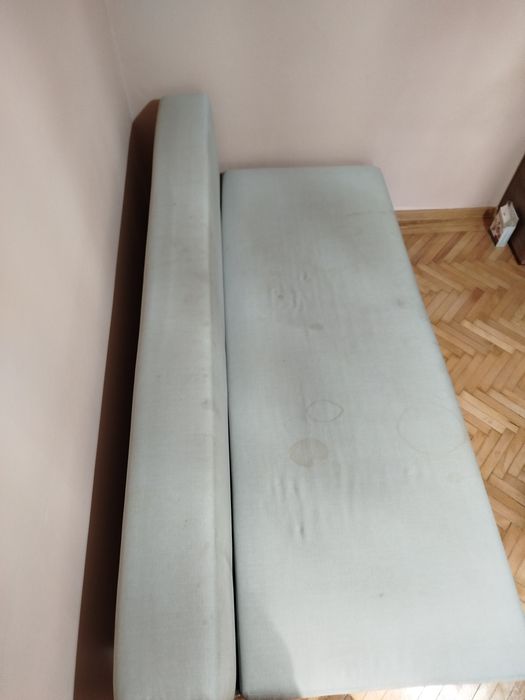 Canapea extensibila cu loc depozitare