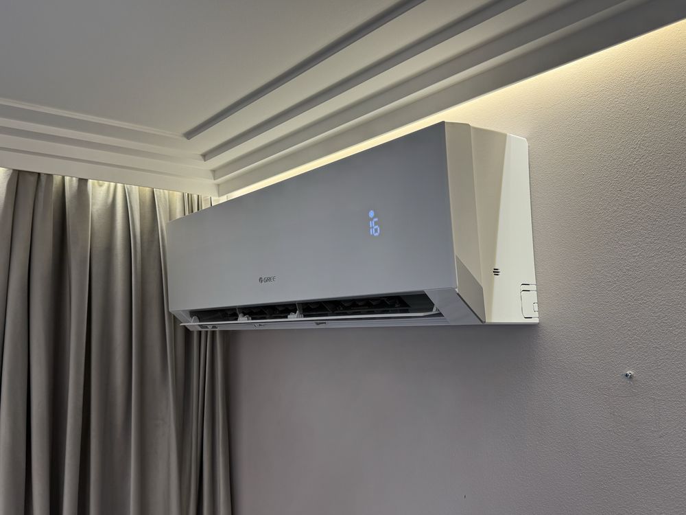 Aparate de aer conditionat cu montaj  Reparatii Aer Incarcare cu Freon