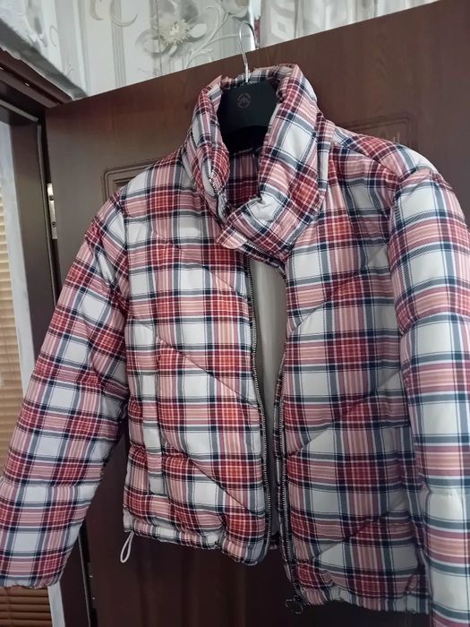 Дамско яке неносено  15лв