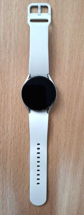 Samsung Galaxy Watch 4 – stare foarte bună, complet funcţional