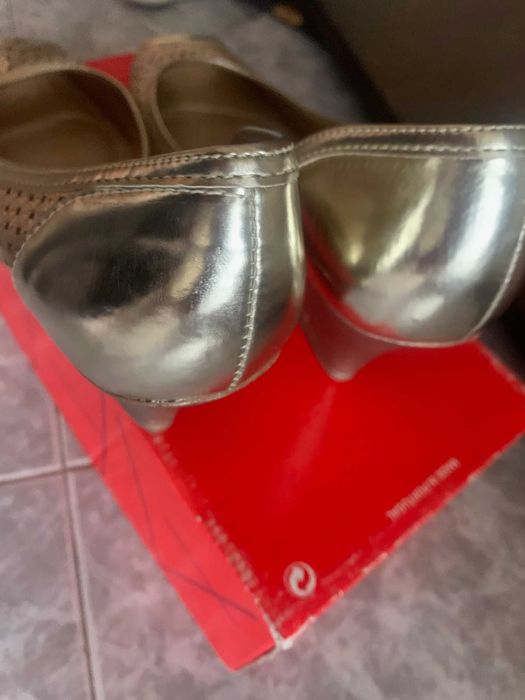 Продавам чисто нови, висок клас обувки от ест. кожа 39 номер