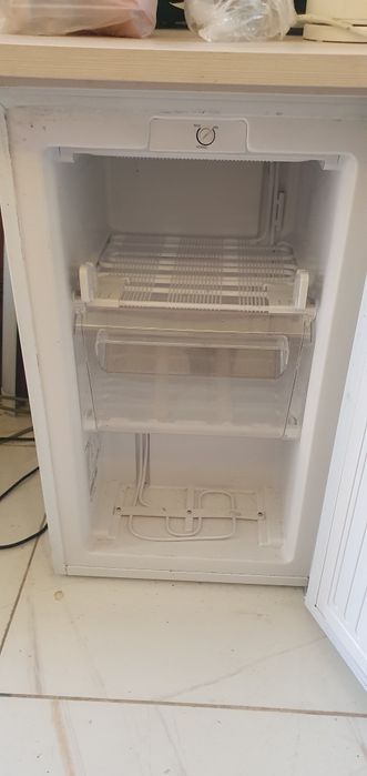 Vand congelator mic 84 cm