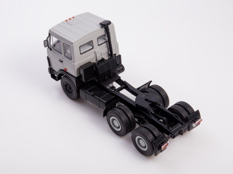 Gaz AA model 1:43