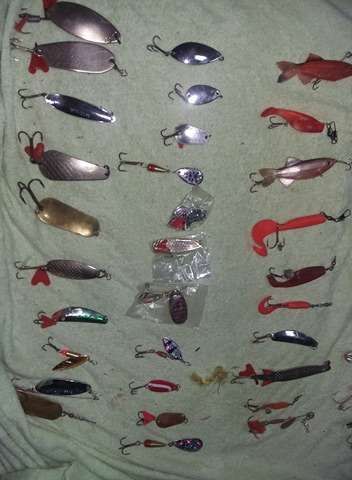 Articole de pescuit,acesorii pescari cu carlige si ancore,T.GRATUIT