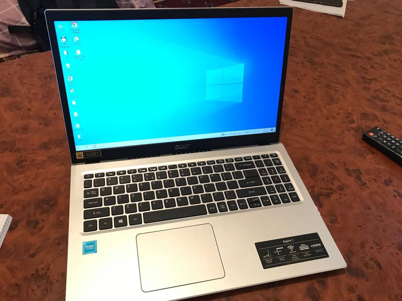 Acer aspire 3 Intel inside 4/1000 GB hdd