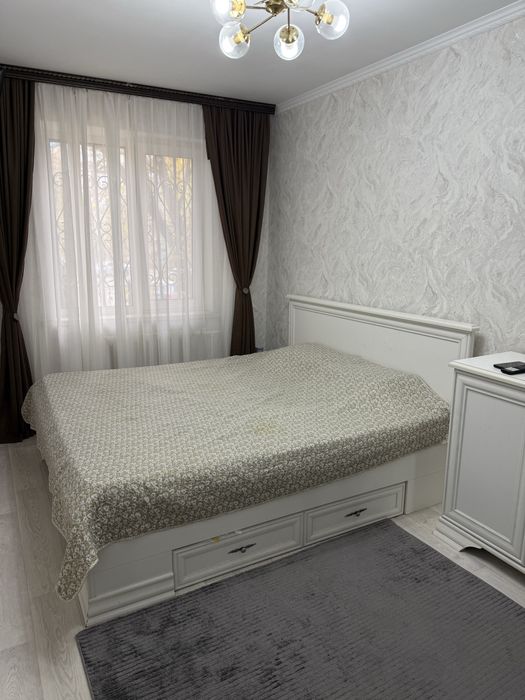 Продам спальный гарнитур