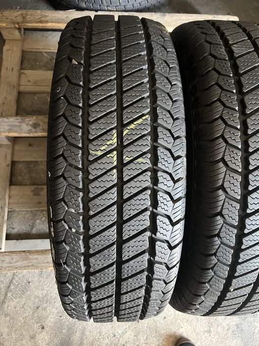 2 anvelope de iarna 215/70/15C Barum 10 mm!