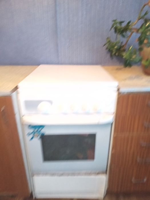 Газовая плита. Б/у. В хорошем состояние.