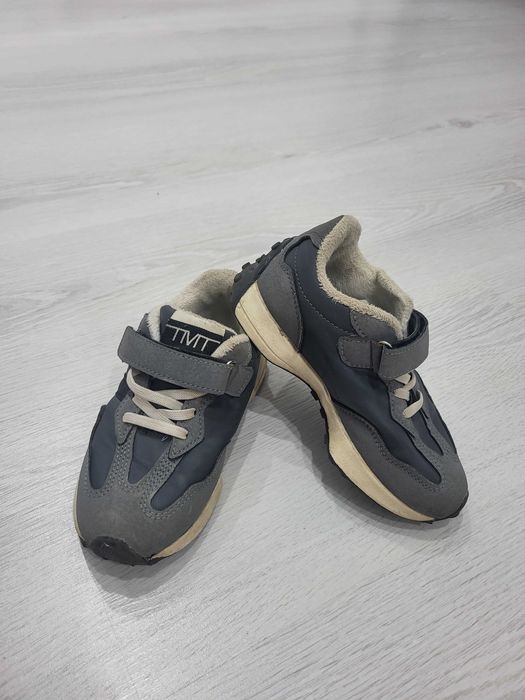 Детские кроссовки