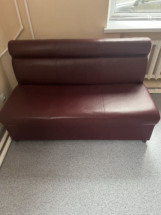 Офисный диван в отличном состоянии — 40 000 тг