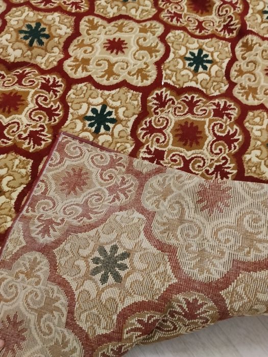 2.5m 3.5m gilam sotiladi