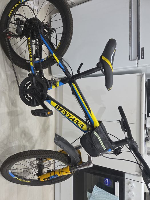 Продаю, велосипед горный детский, с подарками