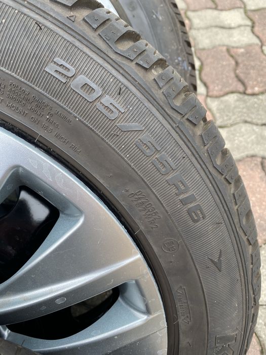 Vand 4 genti cu cauciucuri de iarna 205/55R16 pentru Peugeot 308