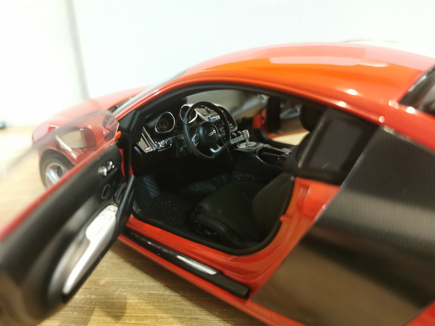 Audi R8 V8 Kyosho 1:18