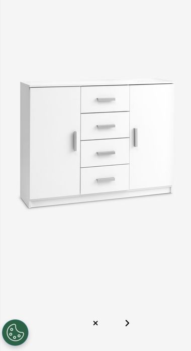 Продавам бял шкаф