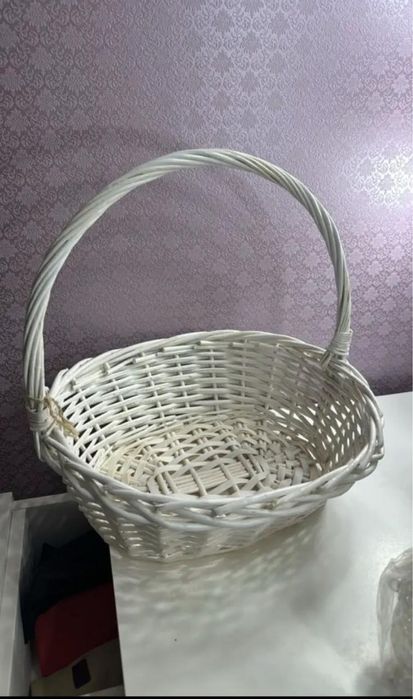 Продам плетенную корзину