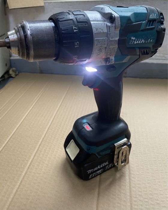 Filetanta Makita DHP481
