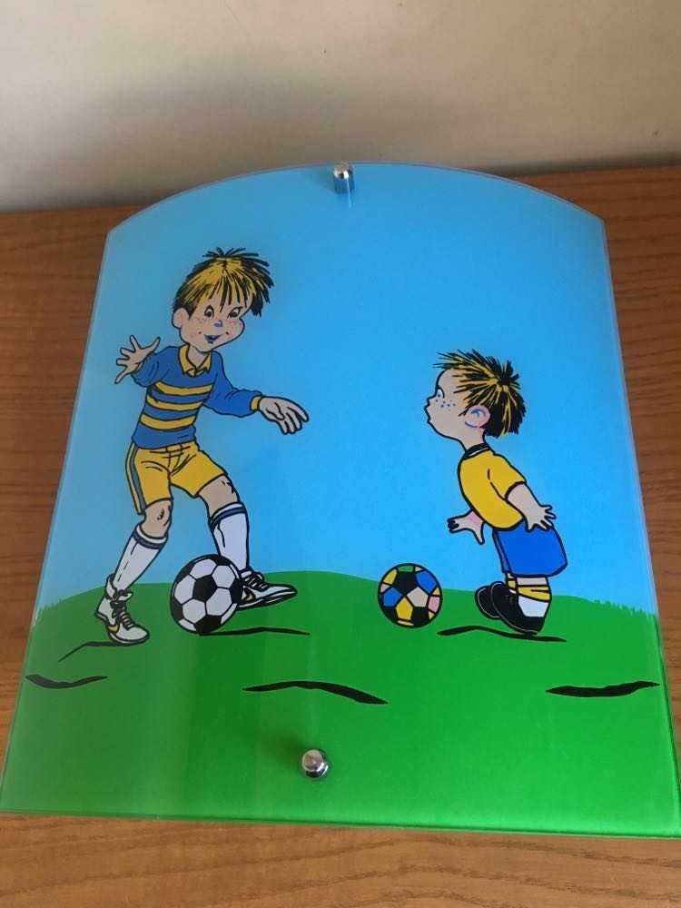Плафон за детска стая с мотив футболисти.