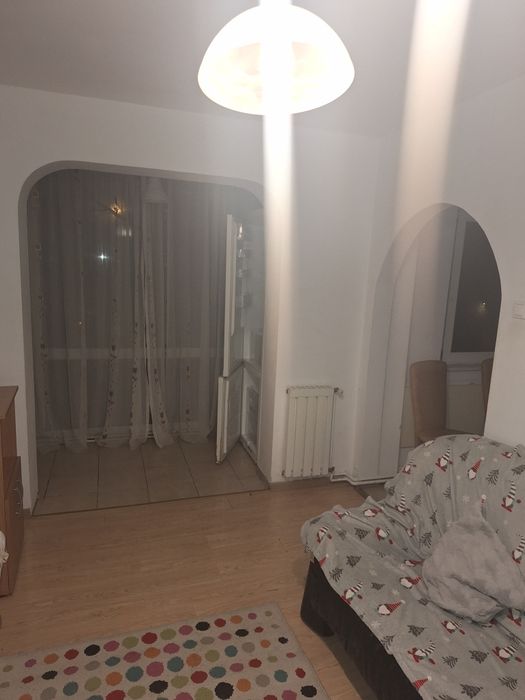 Apartament cu 3 camere de Închiriat