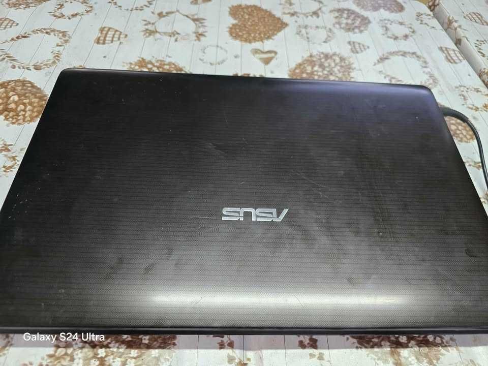 18.4 14 gb ram 240 gb ssd core i7 ASUS A93S