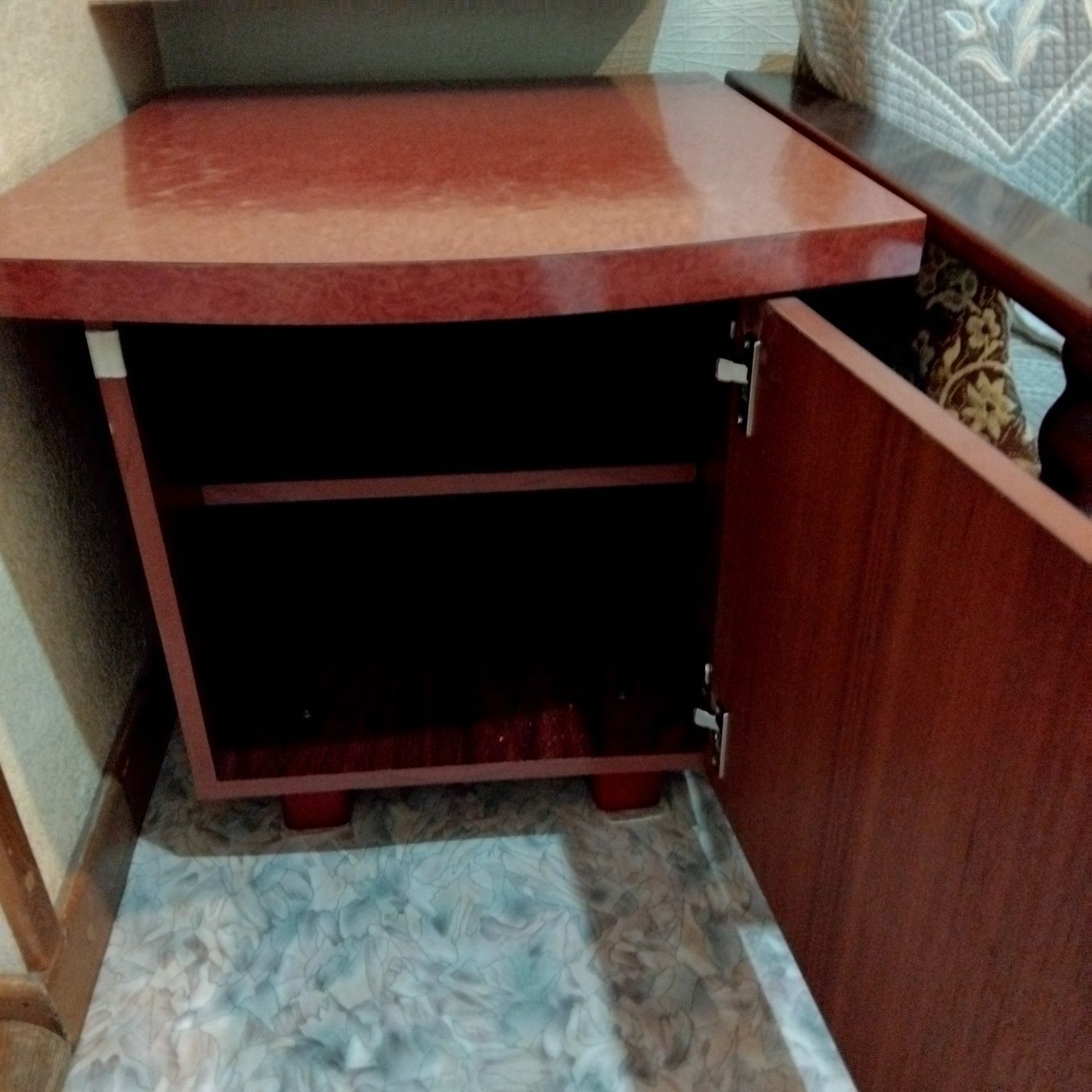 Тумбочка  60х70×60