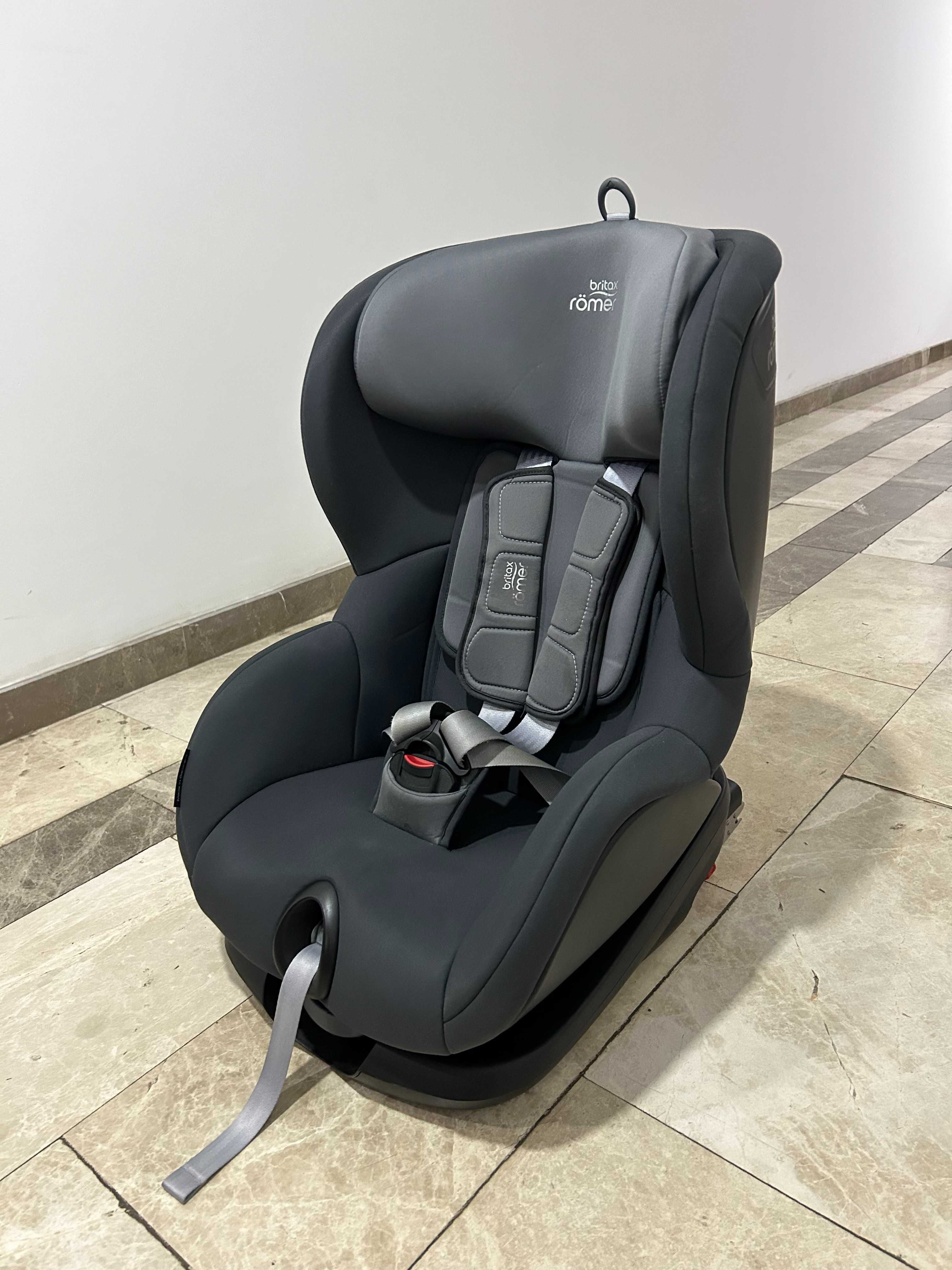 Scaun auto Britax Romer Trifix 2 i-Size Storm Grey