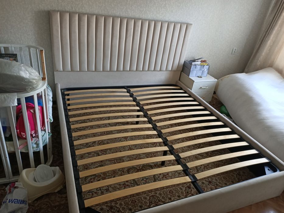 Продам кровать и спальный гарнитур