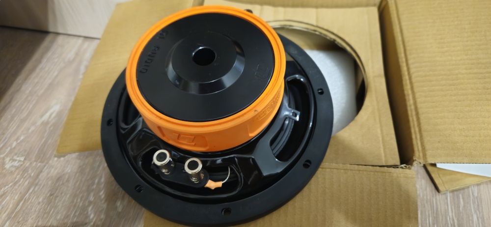 Сабвуфер DL Audio Barracuda 8 Flat