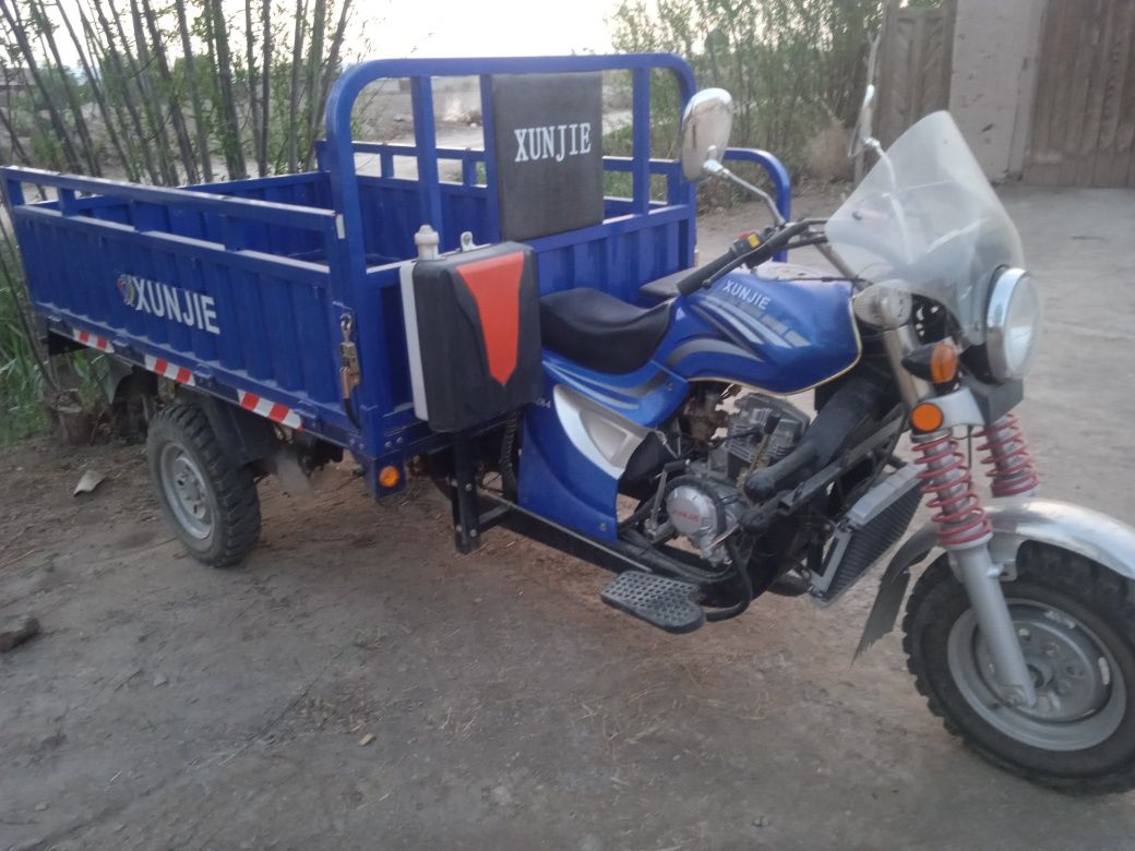 Mototsikl Xunjie radiatorli sotiladi