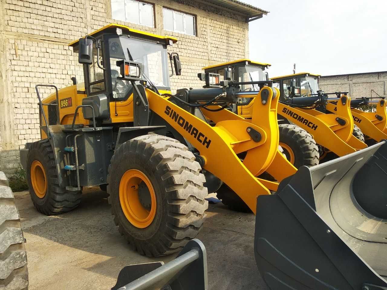Фронтальный погрузчик 958 T SINOMACH 3,2 куб