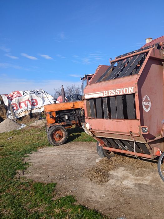 Vând presa de balotat