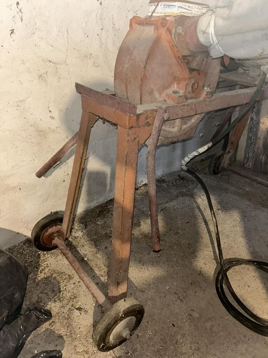 Трифазна фуражомелка и дробилка