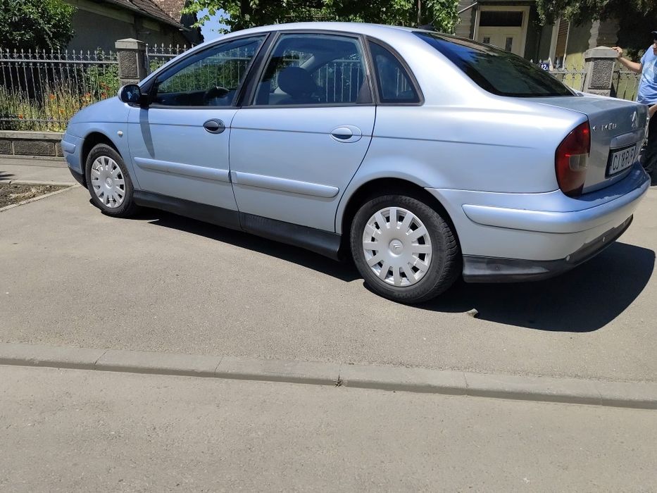 Vand Citroen C5 , 2 l diesel, în stare bună de funcționare.
