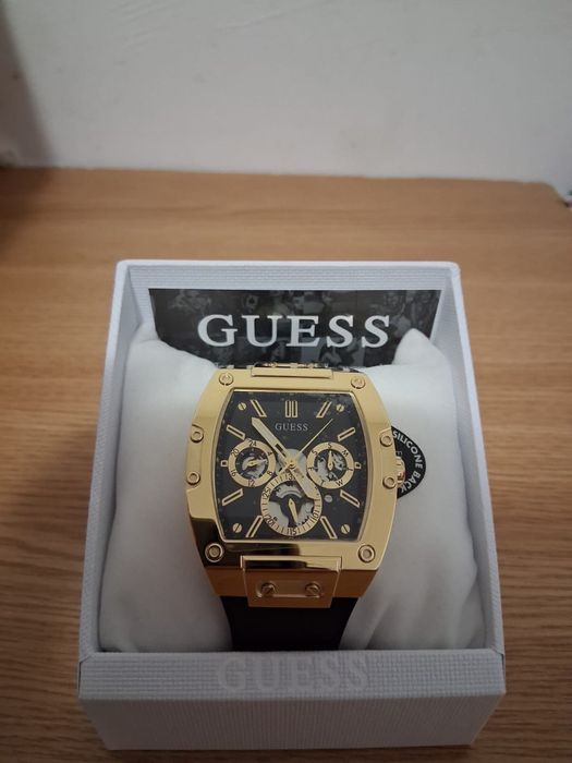 Ceas guess barbatesc