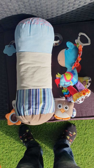 Възглавница за изправяне Nuby и играчка