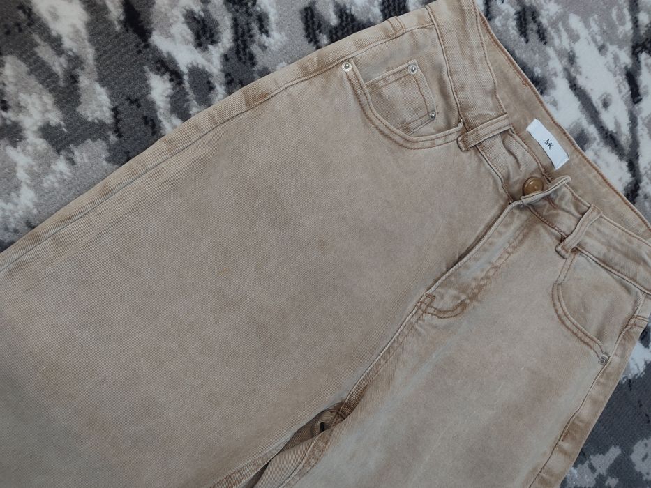 Продаються джинсы