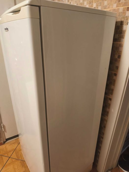 Frigider Arctic . Aparate Frigorifice