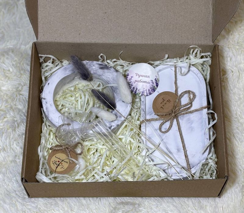 Ваза декоративная из гипса,мрамор.