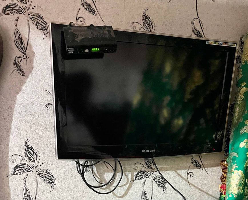 Телевизор samsung