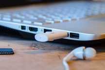 Windows 7, 8.1, 10, 11, Stick USB bootabil, nou nouț. Licență retail.