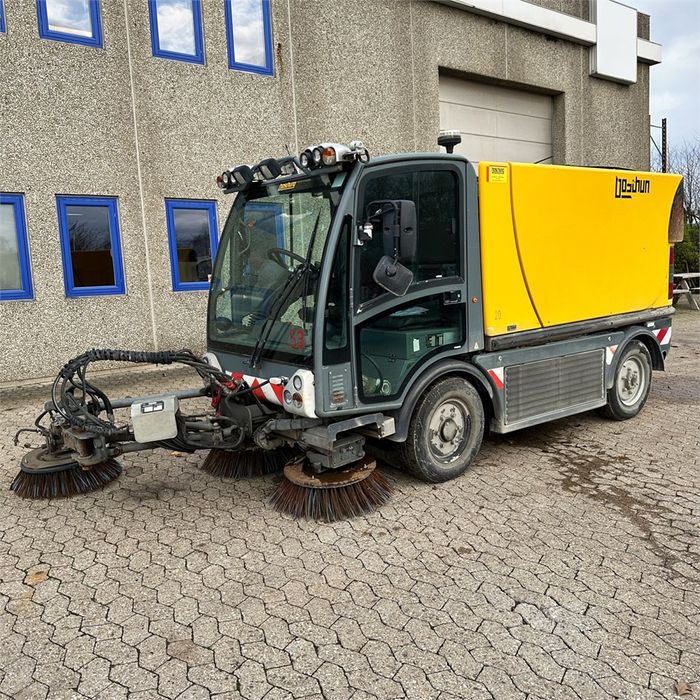 Maturatoare stradala cu aspirator / perie, matura, automaturatoare