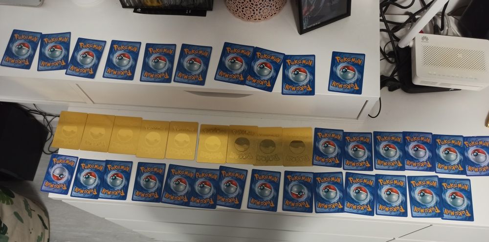 Покемон карти те не са използвани чисто нови са