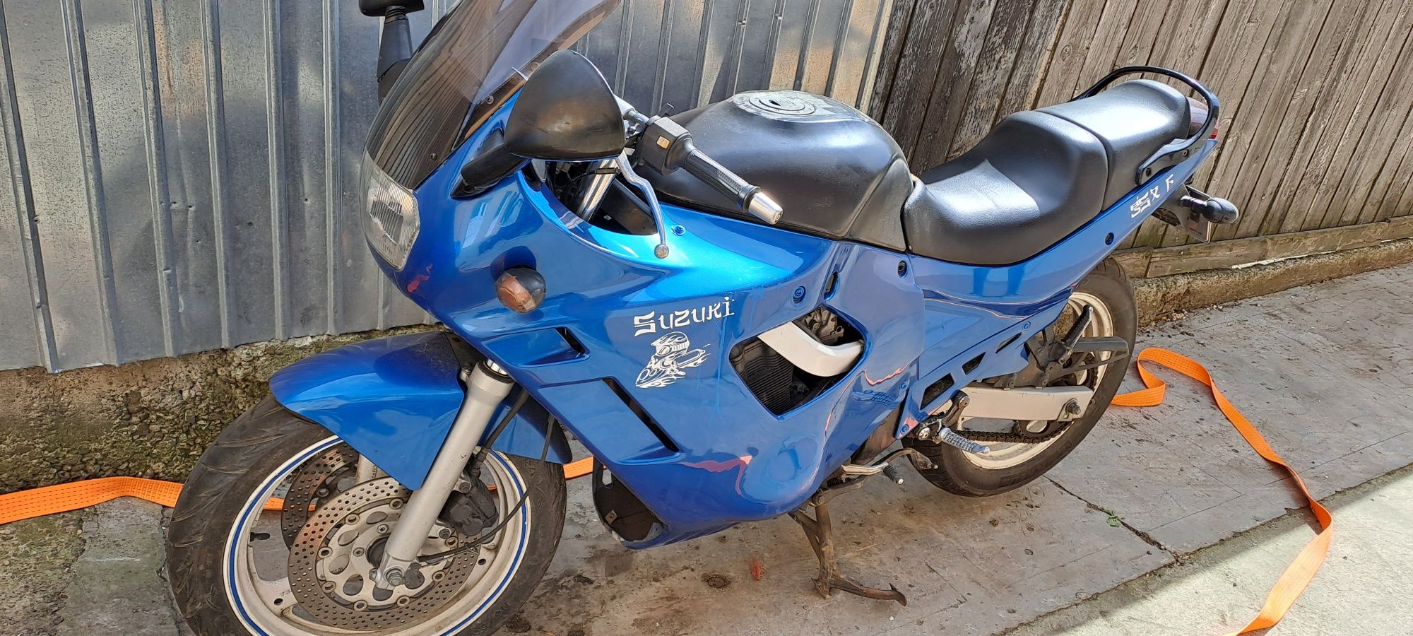 Motocicleta suzuki