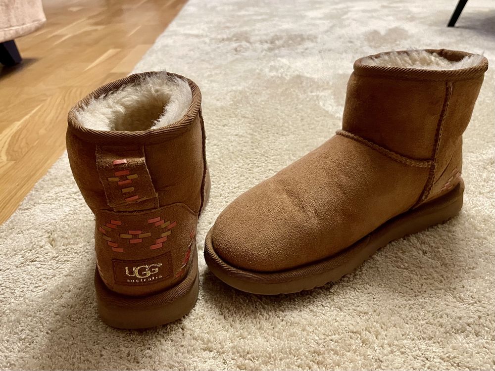 UGG scurte camel autentice