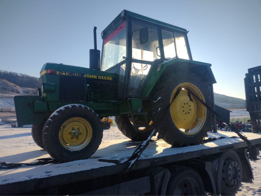 Dezmembrez Tractor John Deere 2130