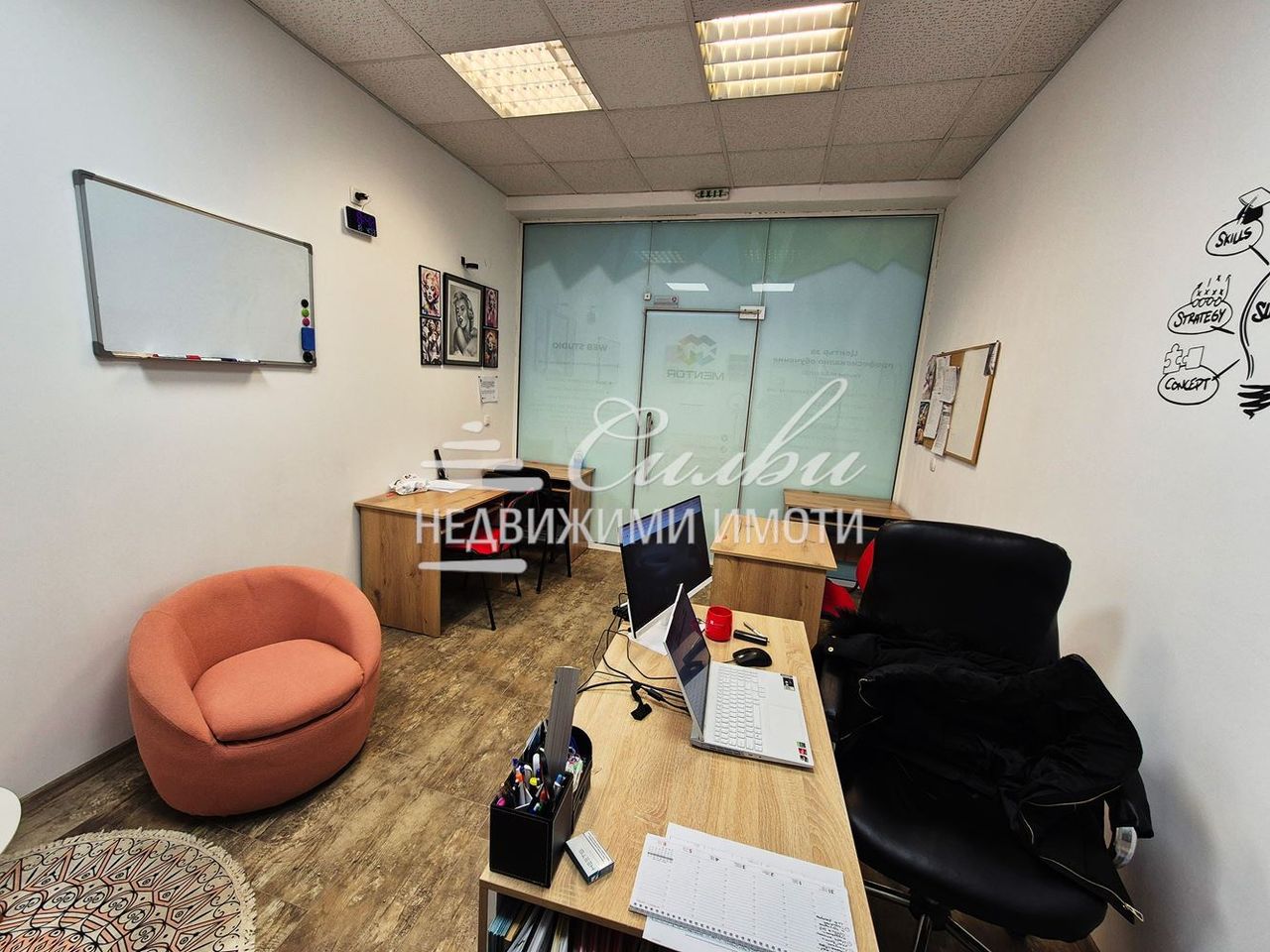 Продава се Магазин в Шумен, Център - 25 кв.м за 1796 €/кв.м - Снимка #1