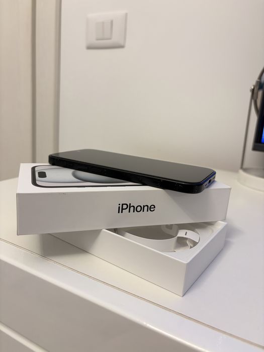 Vand Iphone 15 black 128 gb