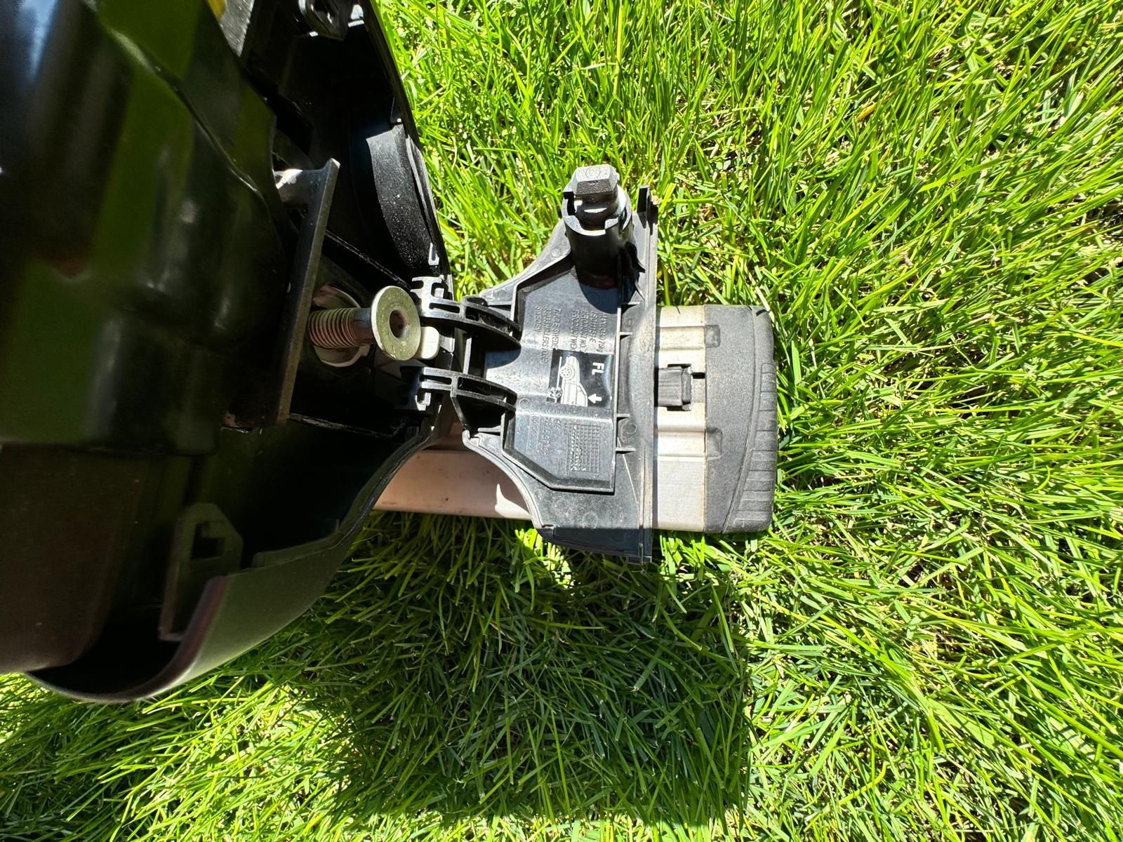 Vand bare Thule cu prinderi Toyota Avensis T27